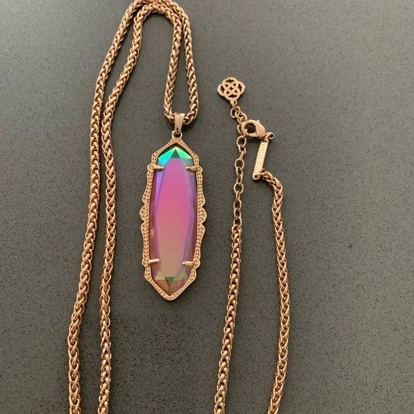 Kendra Scott Jewelry - Kendra Scott Peach Iridescent RG “Frances” (EUC)